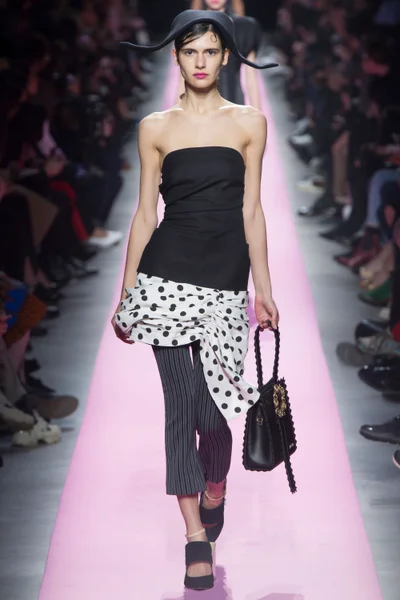 Look 28
